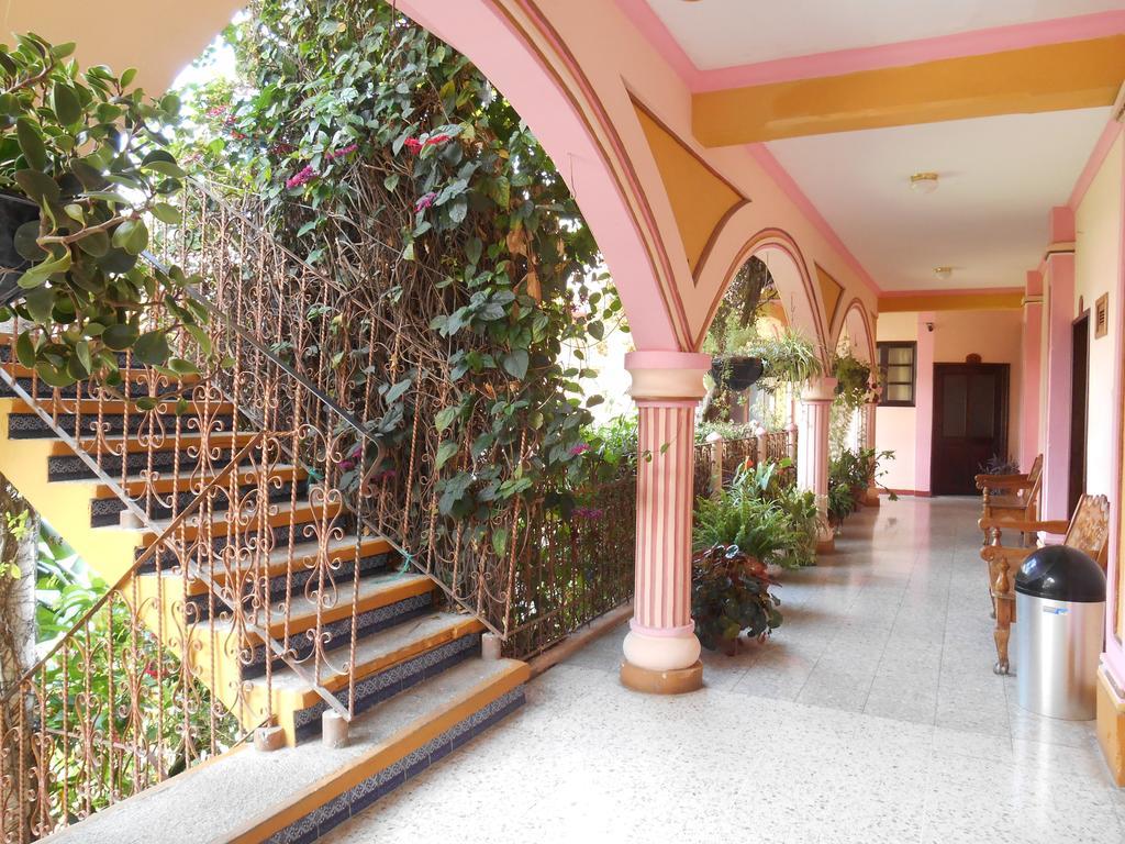 Hotel El Chaparral Panajachel Exterior photo