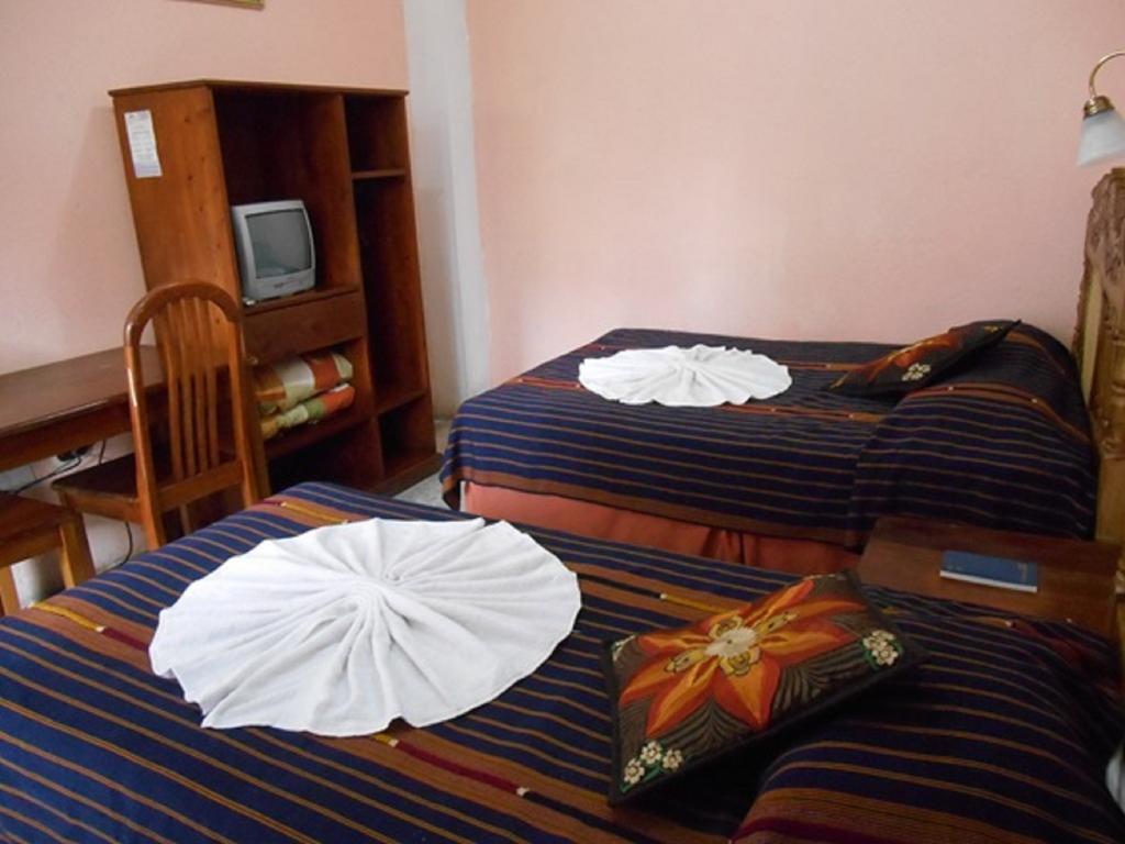 Hotel El Chaparral Panajachel Room photo