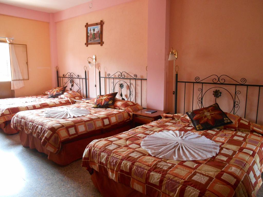 Hotel El Chaparral Panajachel Room photo