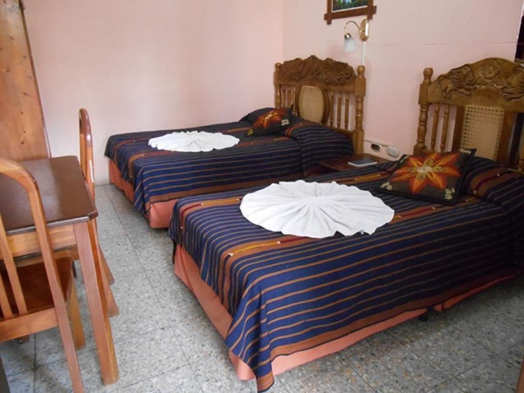 Hotel El Chaparral Panajachel Room photo